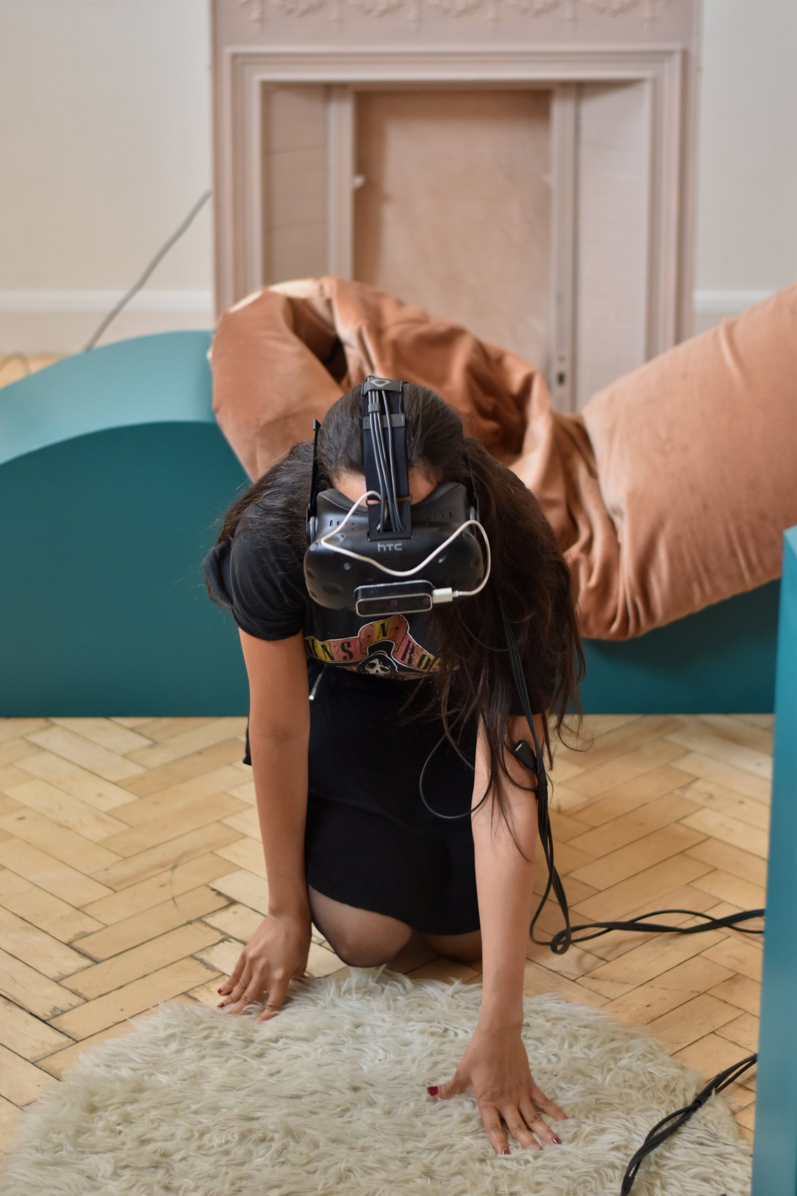 Micro-Utopia — Visitor in the installation