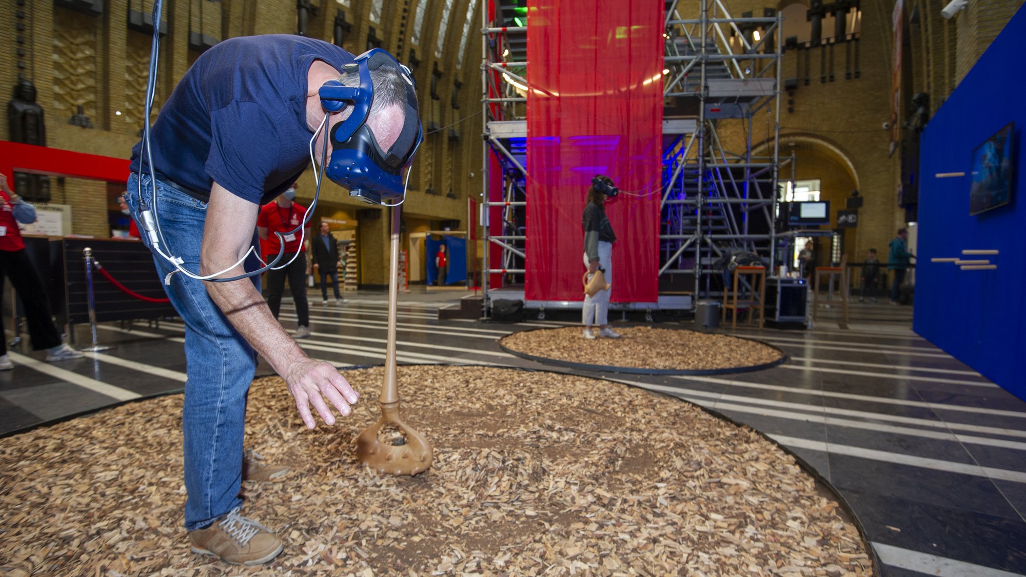 Weightless Collaboration